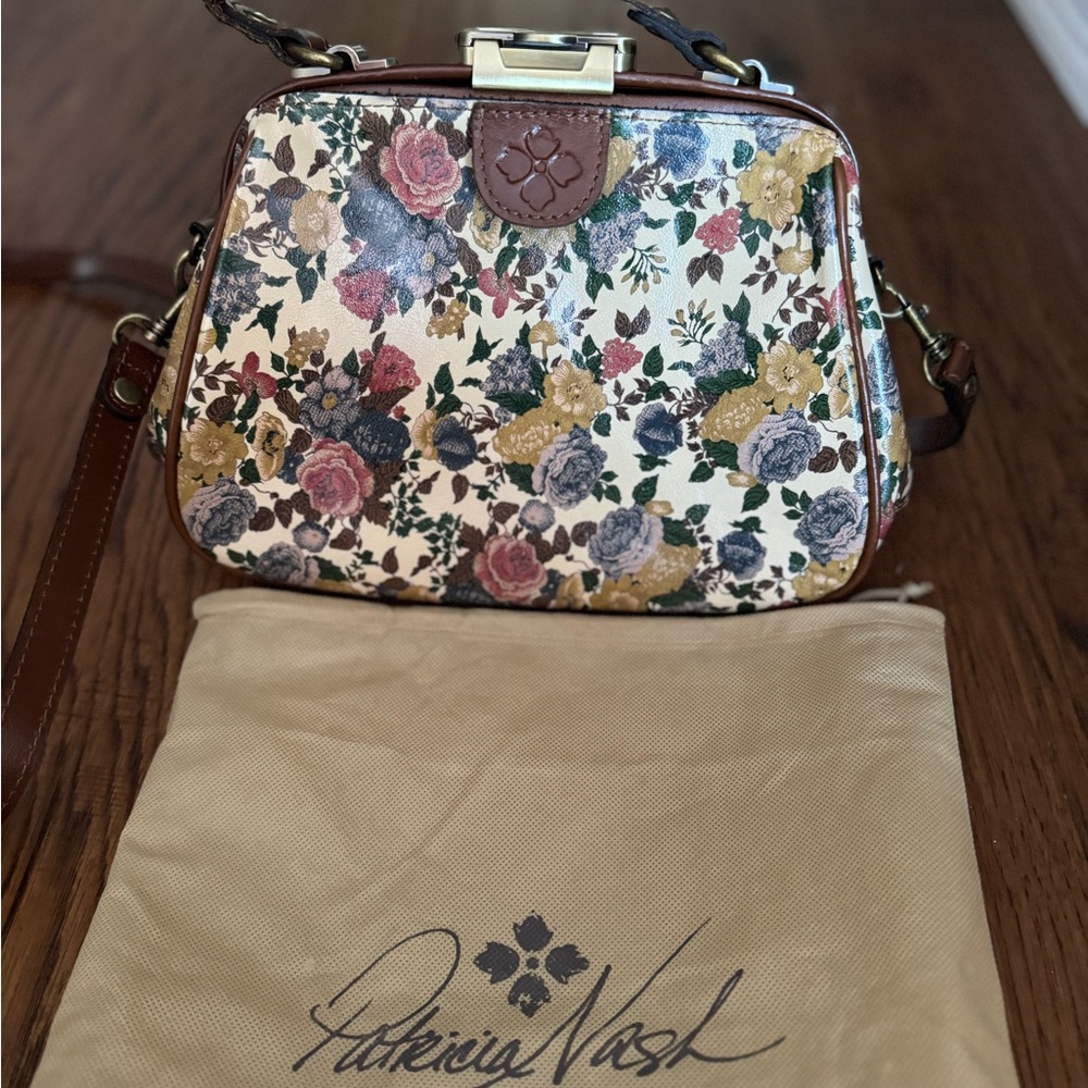 Patricia Nash Floral Crossbody Bag - Cream and Multicolor